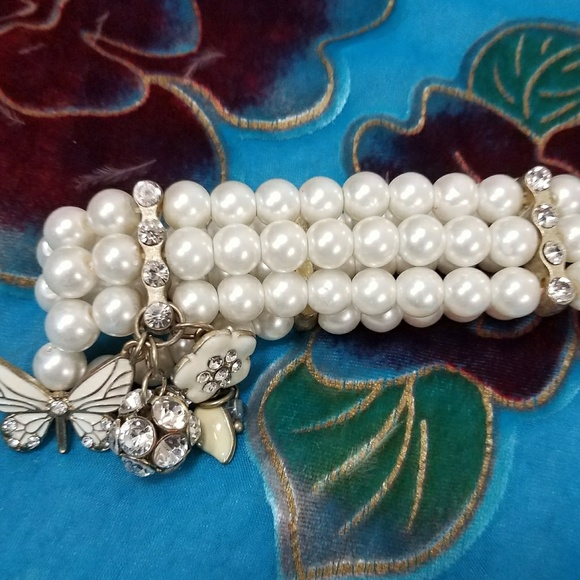 Pearl Charm Bracelet🌹 - Picture 4 of 4